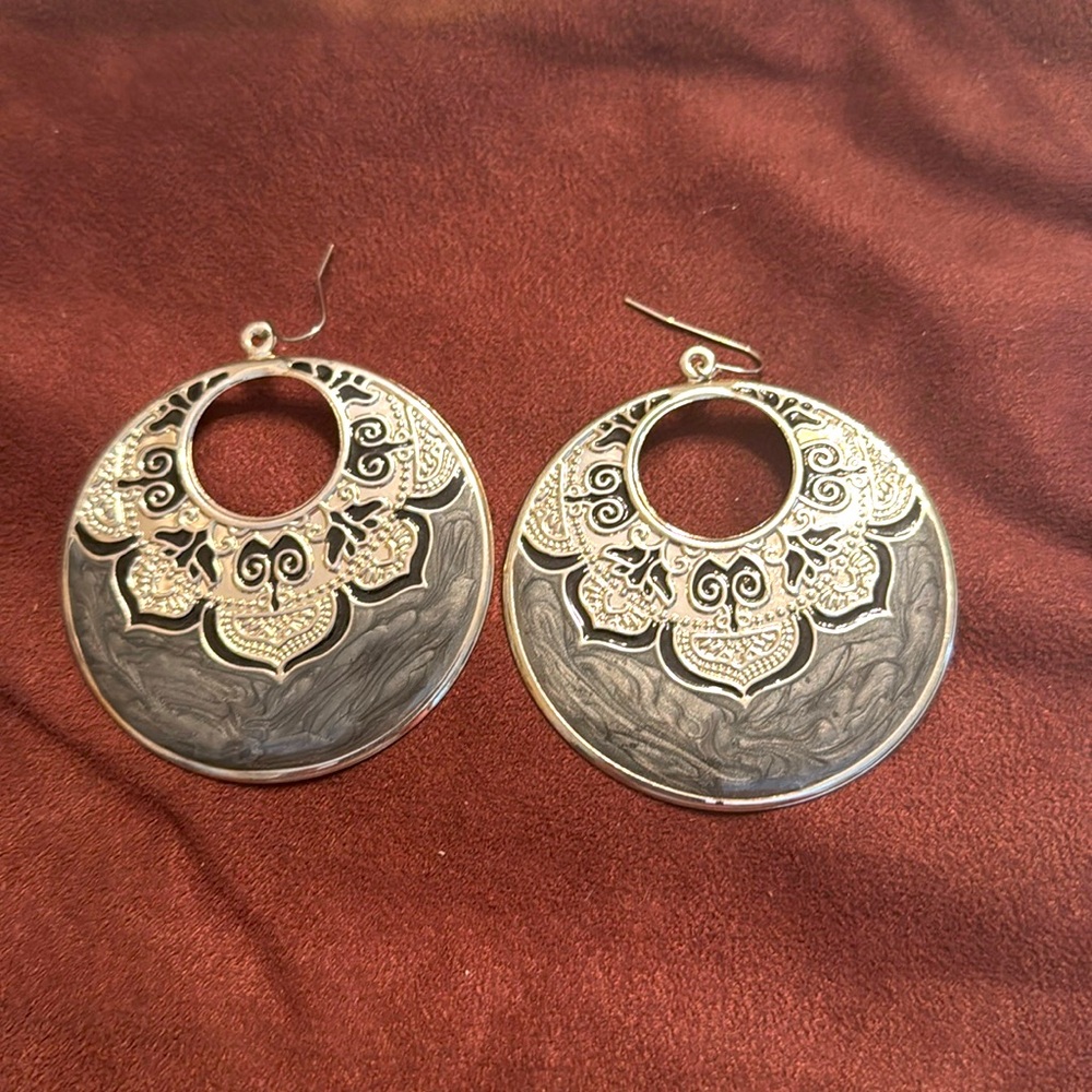“M Style Lab" Earrings tin circle silver hooks EUC